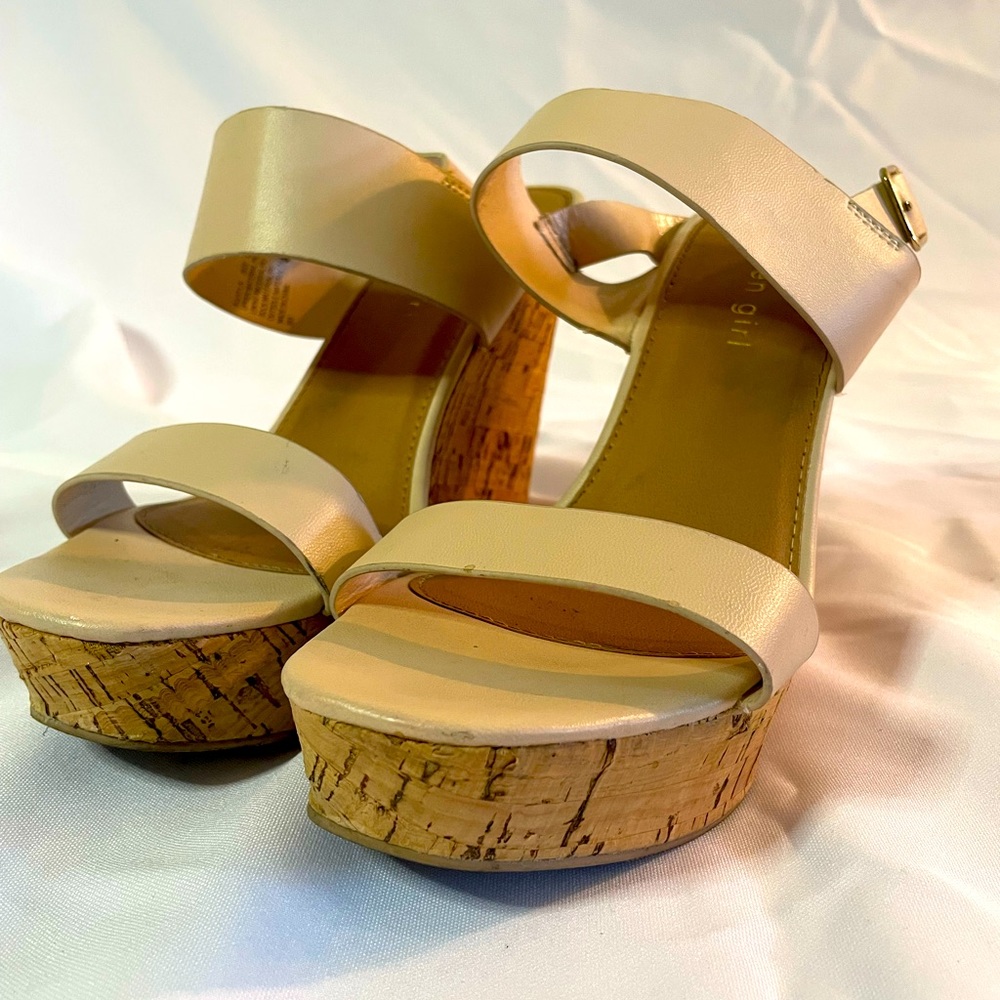 Steve Madden Nude Wedges.